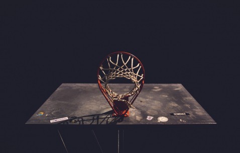体育竞猜网站-绿茵场上的赤诚，当马竞球员重伤倒地，皇马全队围拢祈祷的那一刻，绿茵场上的赤诚，当对手重伤倒地，皇马全队围拢祈祷